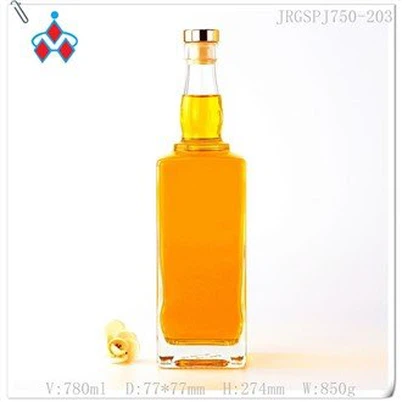 Díszes üveg vodka palack